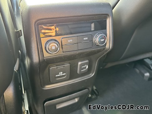 Used 2018 GMC Acadia SLT image 28