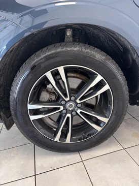 Used 2019 Volvo XC60 T8 Momentum w/ Premium Package image 26