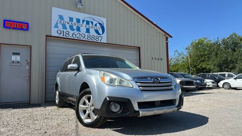 Used 2014 Subaru Outback 2.5i Limited image 1