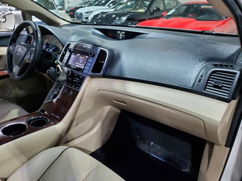 Used 2015 Toyota Venza XLE image 14