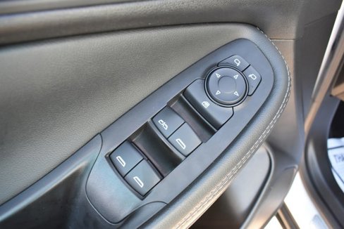 Used 2021 Buick Encore GX Select image 12