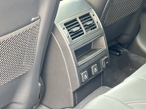 Certified 2024 Jaguar F-PACE R-Dynamic S image 17