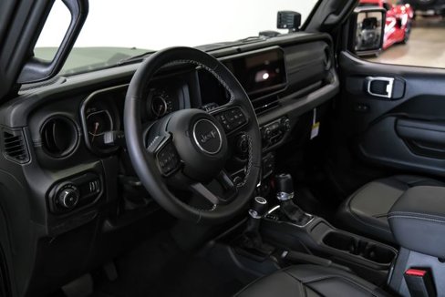 Used 2024 Jeep Wrangler Unlimited Sport image 11