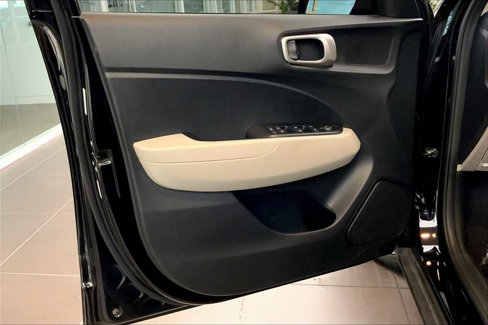 Used 2023 Hyundai Venue SEL image 20