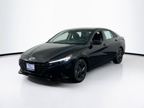 Used 2023 Hyundai Elantra SEL w/ Cargo Package image 1
