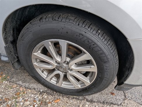 Used 2015 Nissan Pathfinder S image 12