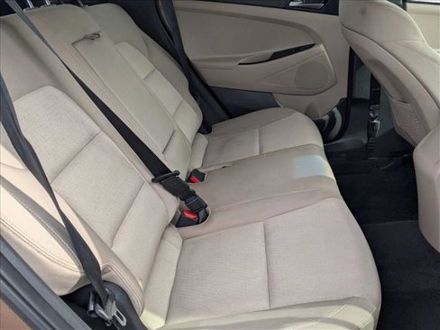 Used 2017 Hyundai Tucson SE image 18