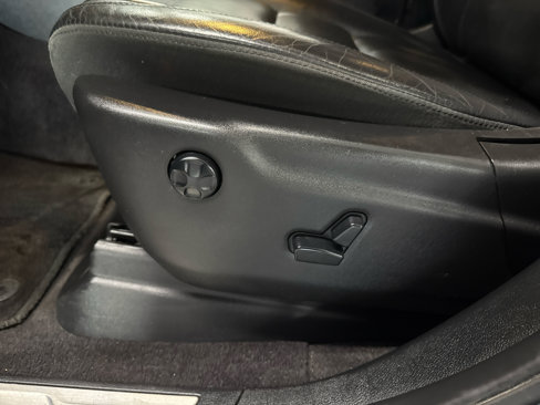 Used 2018 Jeep Grand Cherokee Limited image 10
