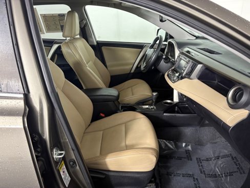 Used 2014 Toyota RAV4 Limited image 33