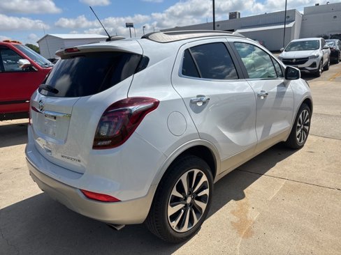 Used 2021 Buick Encore Preferred w/ Safety Package image 3