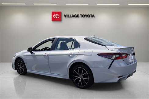 Certified 2024 Toyota Camry SE image 3