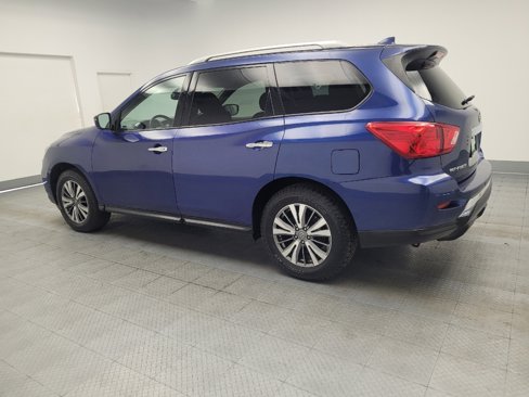 Used 2020 Nissan Pathfinder SV image 3