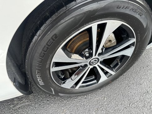 Used 2022 Nissan Sentra SV image 11
