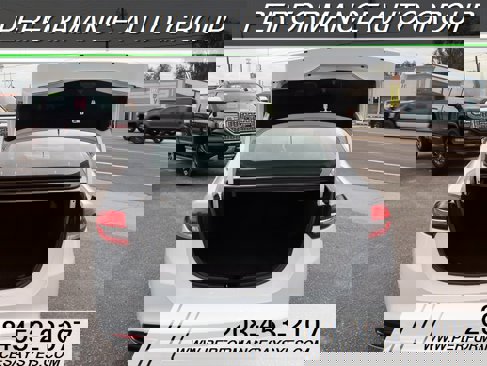 Used 2017 Ford Fusion SE w/ Equipment Group 201A image 8