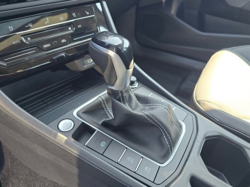 New 2025 Volkswagen Jetta SEL image 33