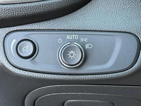 Used 2020 Ford Explorer XLT image 25