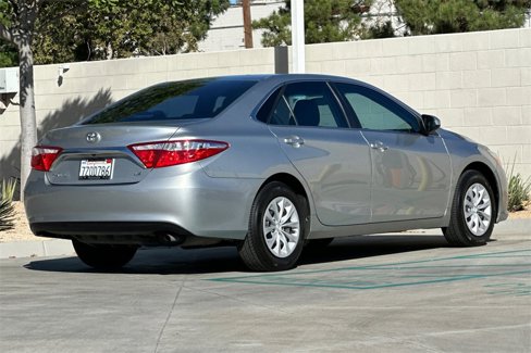 Used 2017 Toyota Camry LE image 7