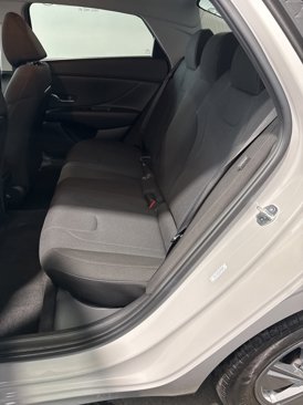 Used 2025 Hyundai Elantra SE image 25