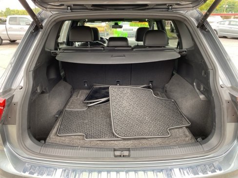 Used 2022 Volkswagen Tiguan SEL R-Line image 7