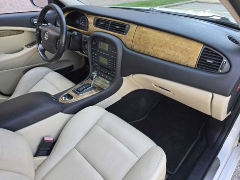 Used 2003 Jaguar S-TYPE R image 6