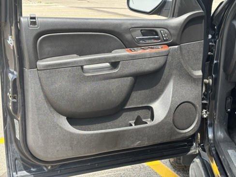 Used 2012 Chevrolet Tahoe LTZ image 4