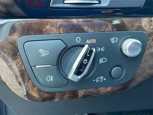Used 2018 Audi Q7 3.0T Prestige w/ Prestige Package image 26
