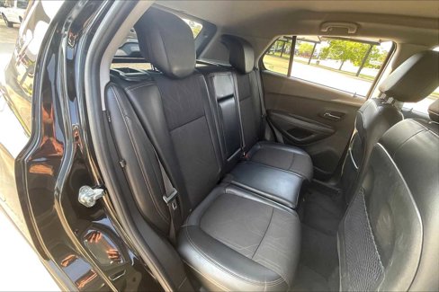 Used 2019 Chevrolet Trax LT w/ LT Convenience Package image 18