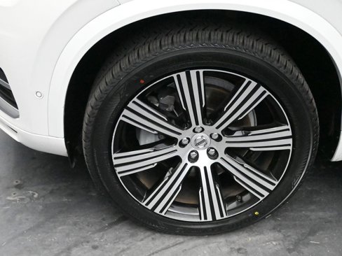 Certified 2024 Volvo XC90 B6 Ultimate w/ Protection Package Premier image 9