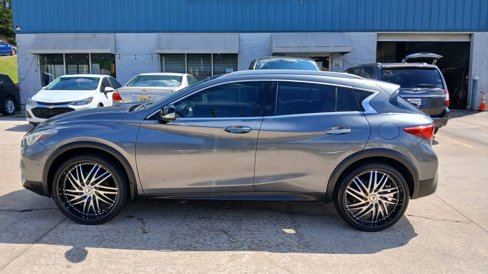Used 2018 INFINITI QX30 Premium w/ Navigation Package image 4
