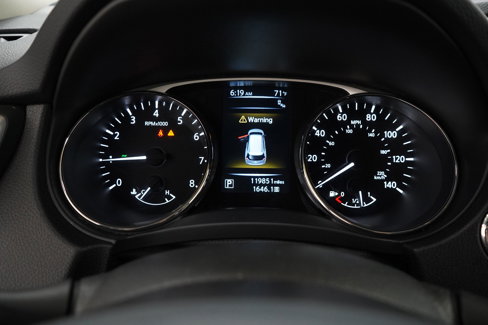 Used 2014 Nissan Rogue SV w/ SV Premium Package image 20