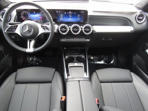 New 2025 Mercedes-Benz GLB 250 4MATIC image 34