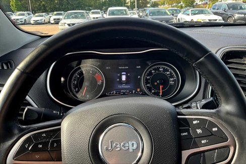 Used 2020 Jeep Cherokee Limited image 24