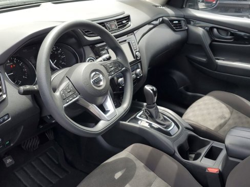 Used 2020 Nissan Rogue Sport SV image 16