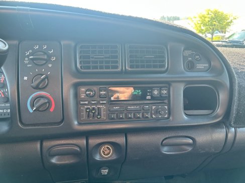 Used 2001 Dodge Ram 2500 Truck SLT image 21