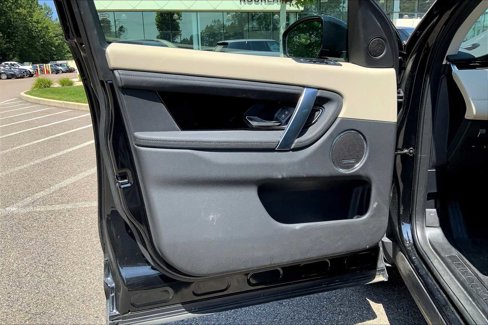 Used 2023 Land Rover Discovery Sport S image 19