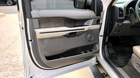 Used 2019 Ford Expedition Limited w/ Equipment Group 302A image 9