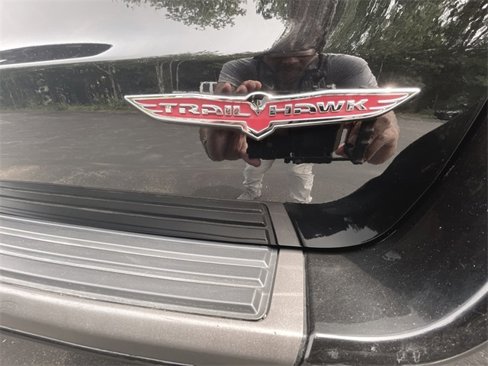 Used 2021 Jeep Grand Cherokee Trailhawk image 32