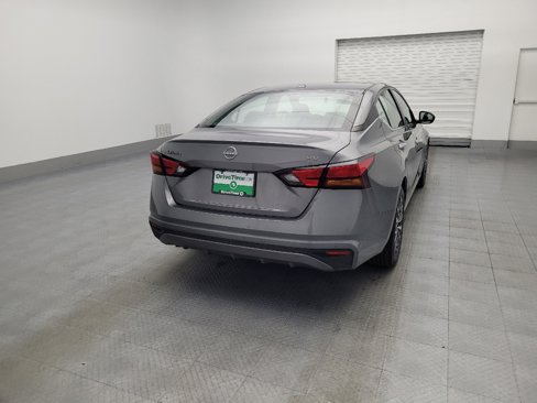 Used 2024 Nissan Altima 2.5 SV image 7