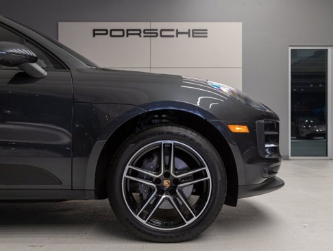Certified 2021 Porsche Macan image 11