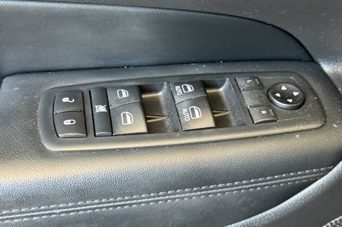Used 2020 Jeep Grand Cherokee Limited X image 11