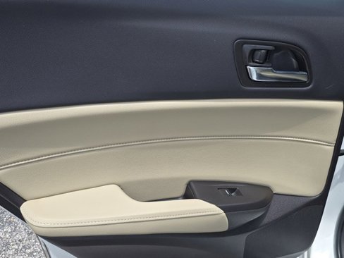 Used 2018 Acura ILX image 8