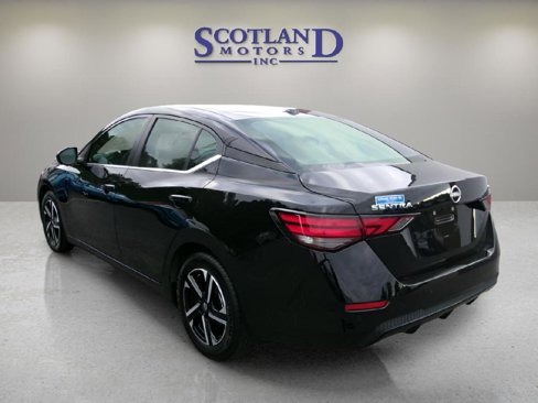 Used 2024 Nissan Sentra SV image 8