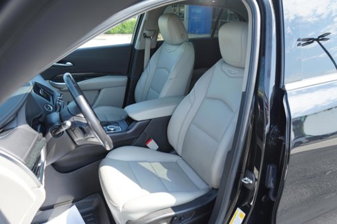 Used 2022 Cadillac XT4 Premium Luxury w/ Safety Alert Package image 9