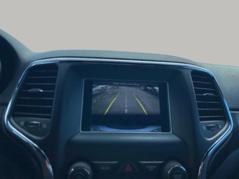 Used 2018 Jeep Grand Cherokee Laredo image 24