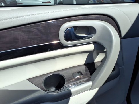 Used 2016 Buick Enclave Leather image 8