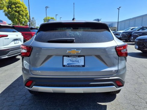 New 2025 Chevrolet Trax LT w/ Driver Confidence Package image 6