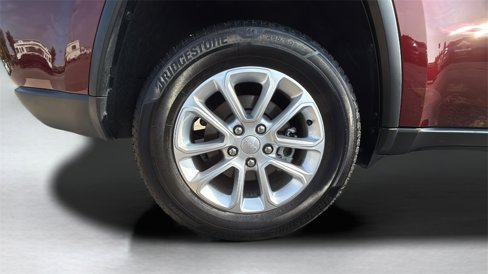 Used 2022 Jeep Grand Cherokee Laredo X image 19