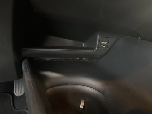 Used 2022 Toyota C-HR XLE image 40