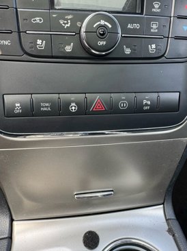 Used 2011 Jeep Grand Cherokee Limited w/ Luxury Group II image 40