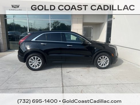 Used 2021 Cadillac XT4 Luxury w/ Cold Weather Package image 4